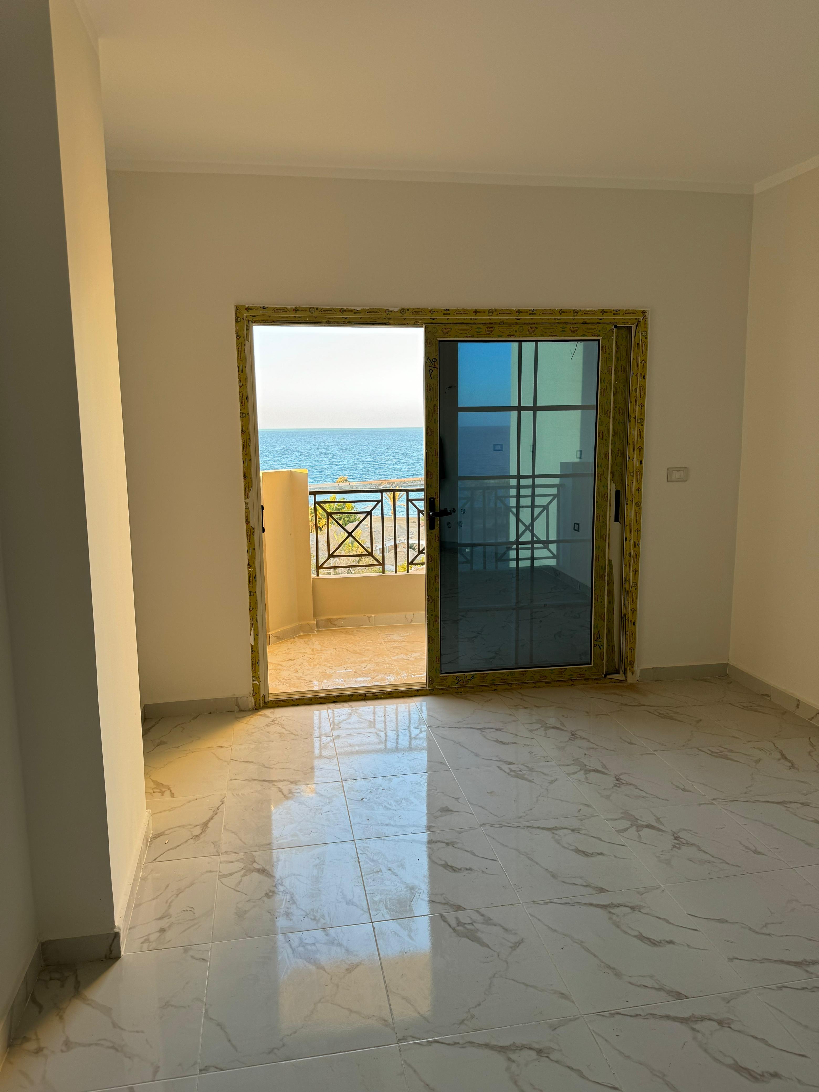 1512 Beachfront 1-Bedroom Apartment in Juliana Resort